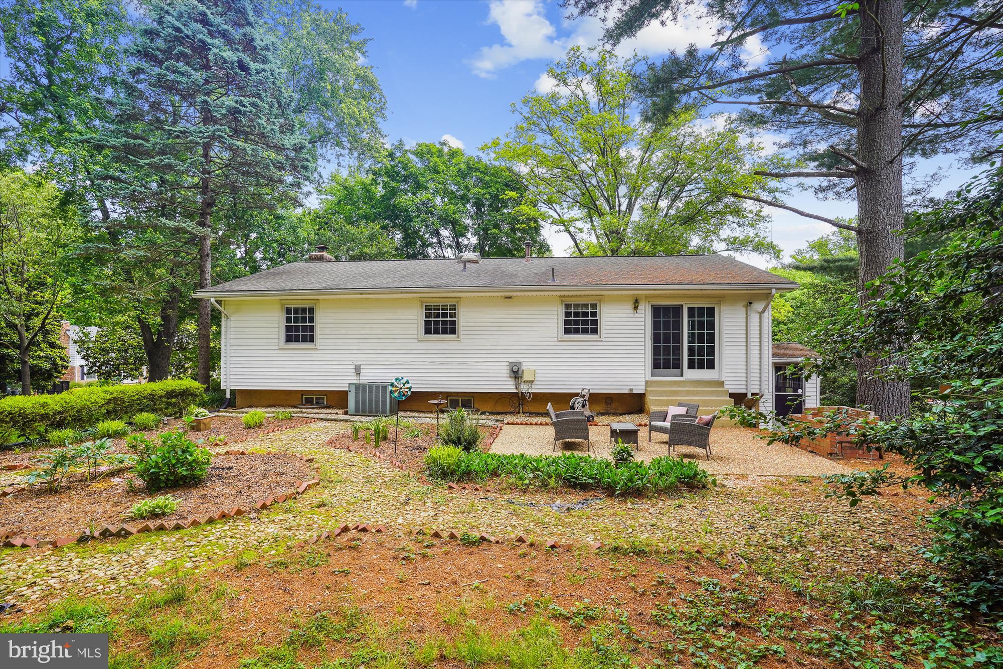 TOWN AND COUNTRY GARDENS - Residential