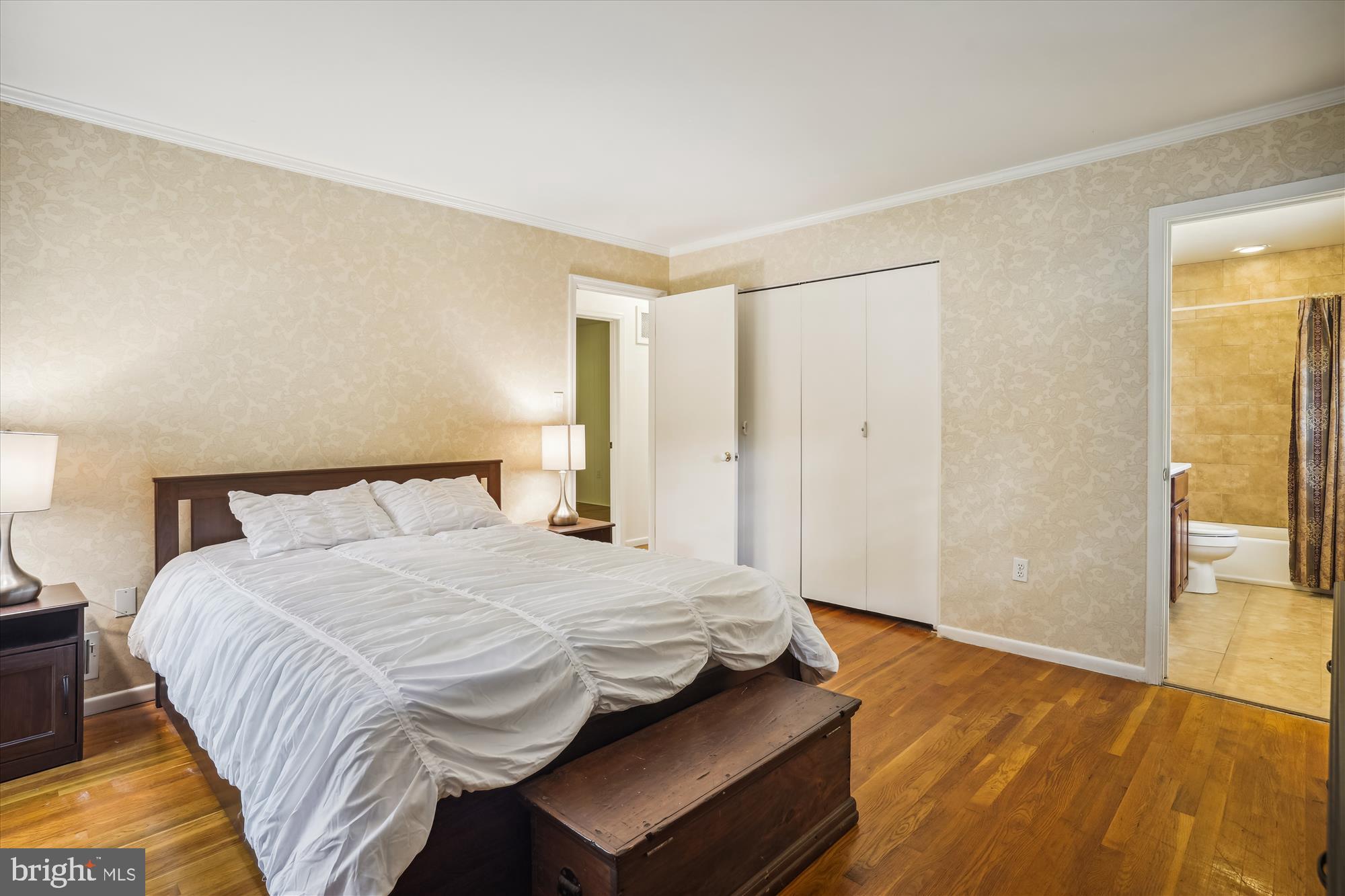 TOWN AND COUNTRY GARDENS - Residential