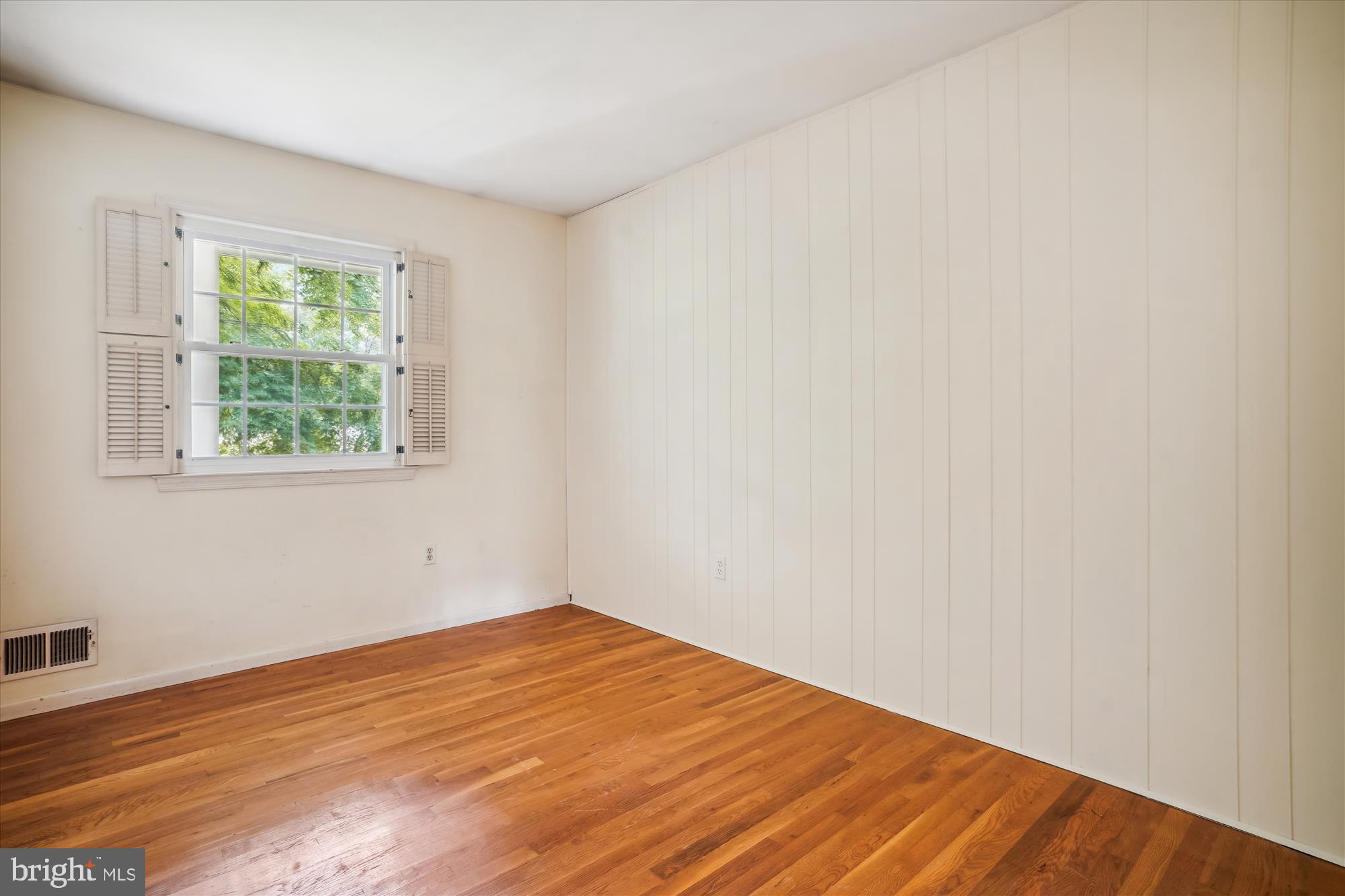 TOWN AND COUNTRY GARDENS - Residential