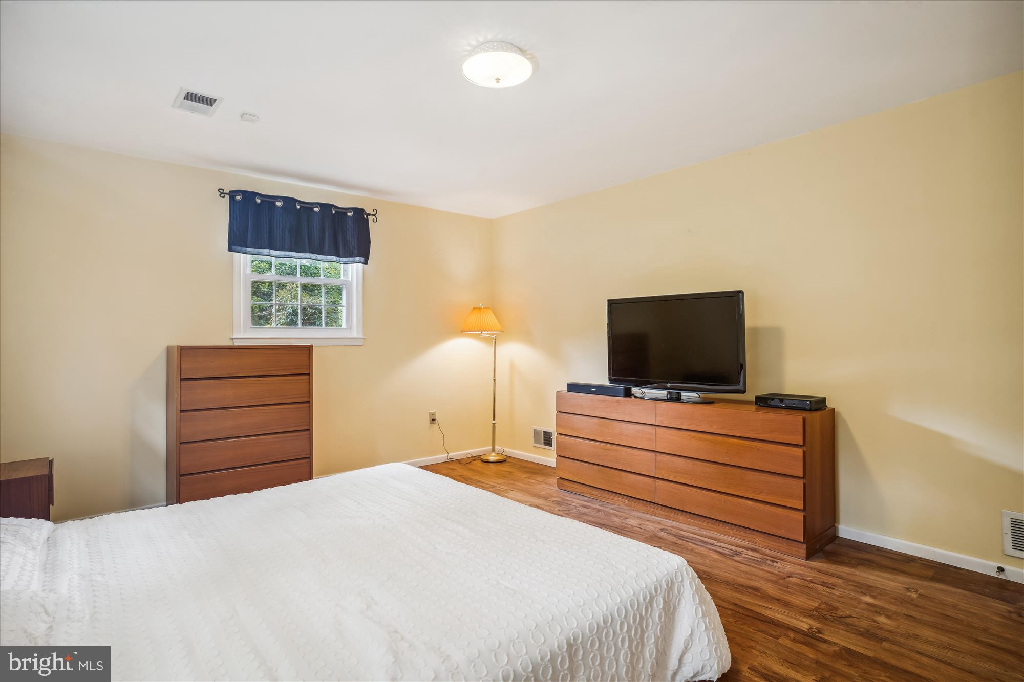 TOWN AND COUNTRY GARDENS - Residential