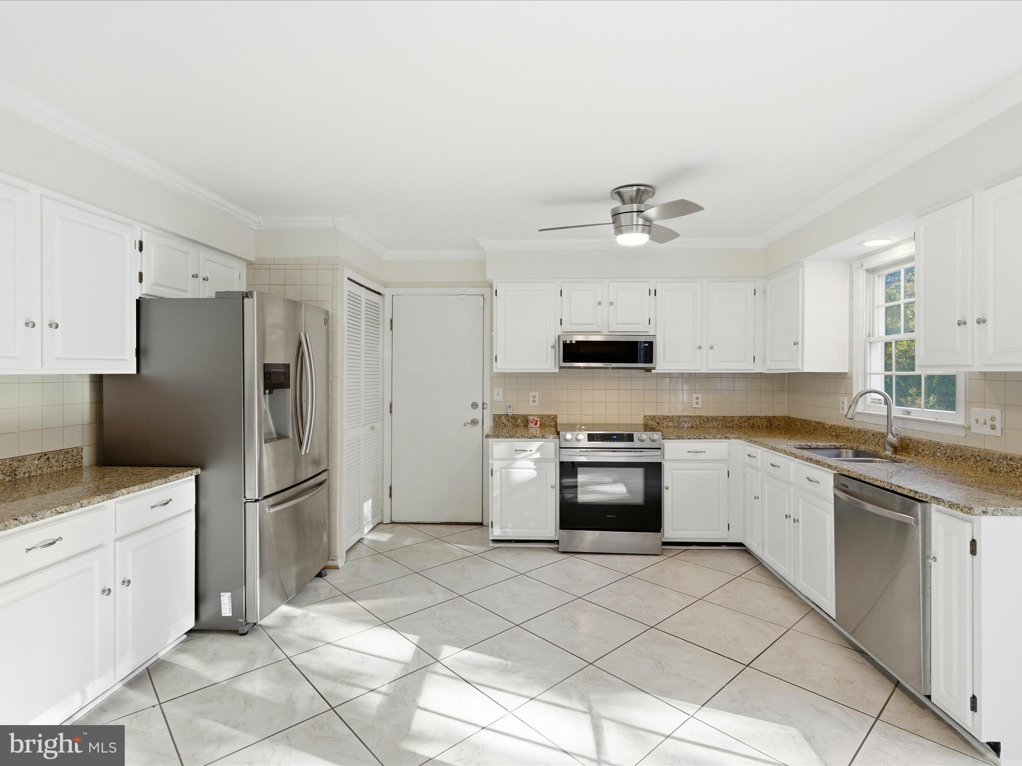 TALL OAKS CROSSING - Residential Lease