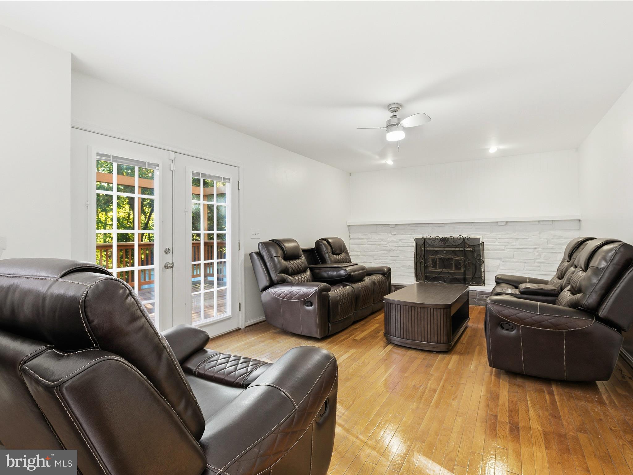 TALL OAKS CROSSING - Residential Lease