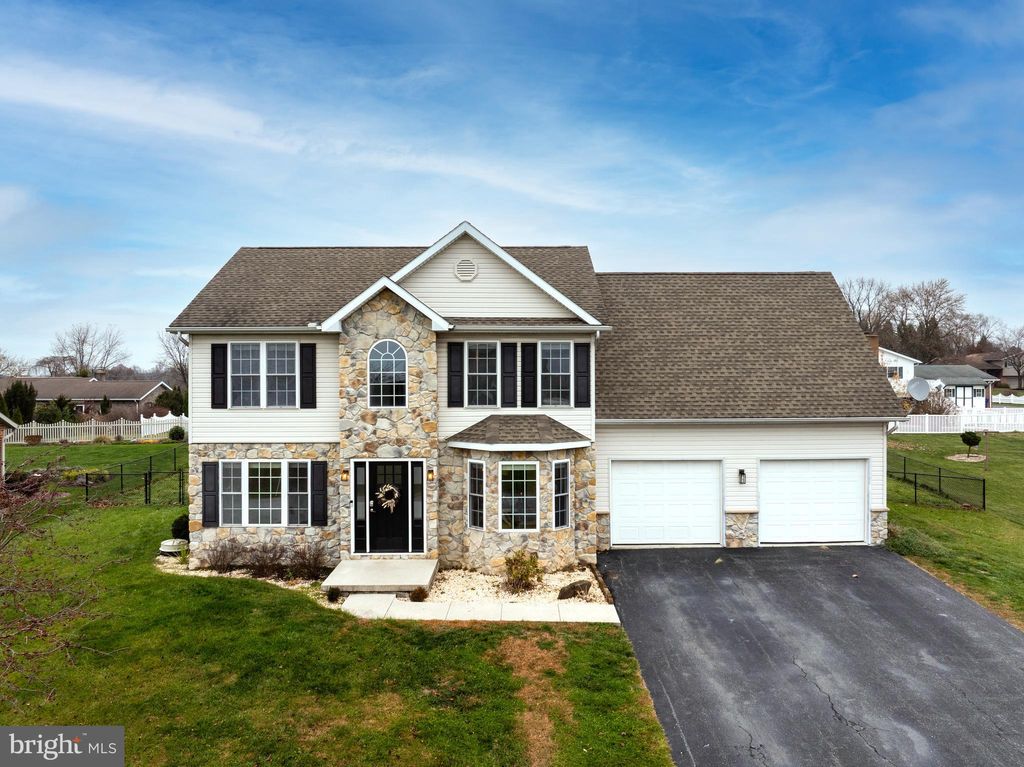 Photo of 51 Diopside Drive, CHAMBERSBURG, PA 17202 (MLS # PAFL2031390)