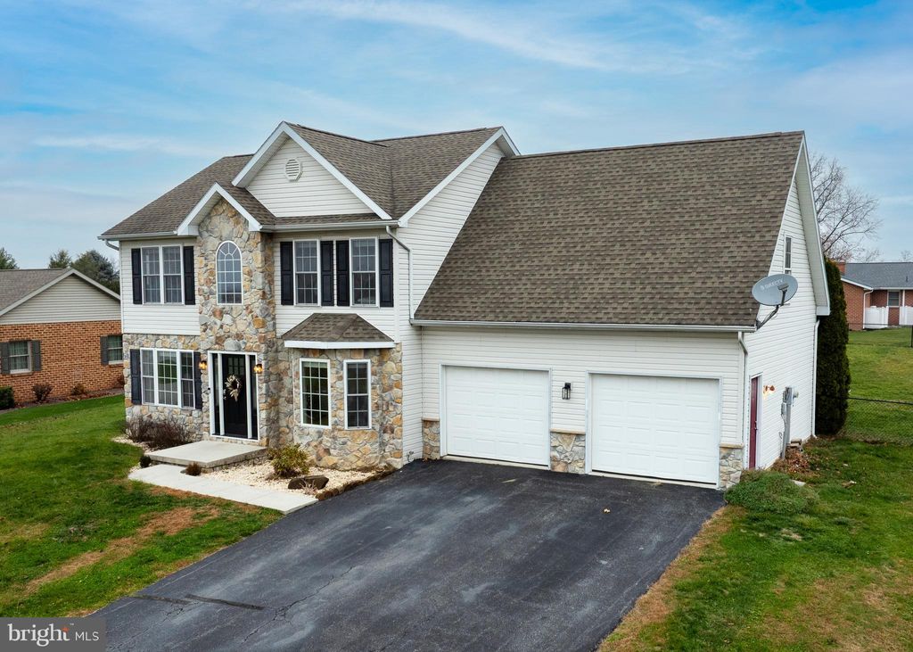 Photo of 51 Diopside Drive, CHAMBERSBURG, PA 17202 (MLS # PAFL2031390)