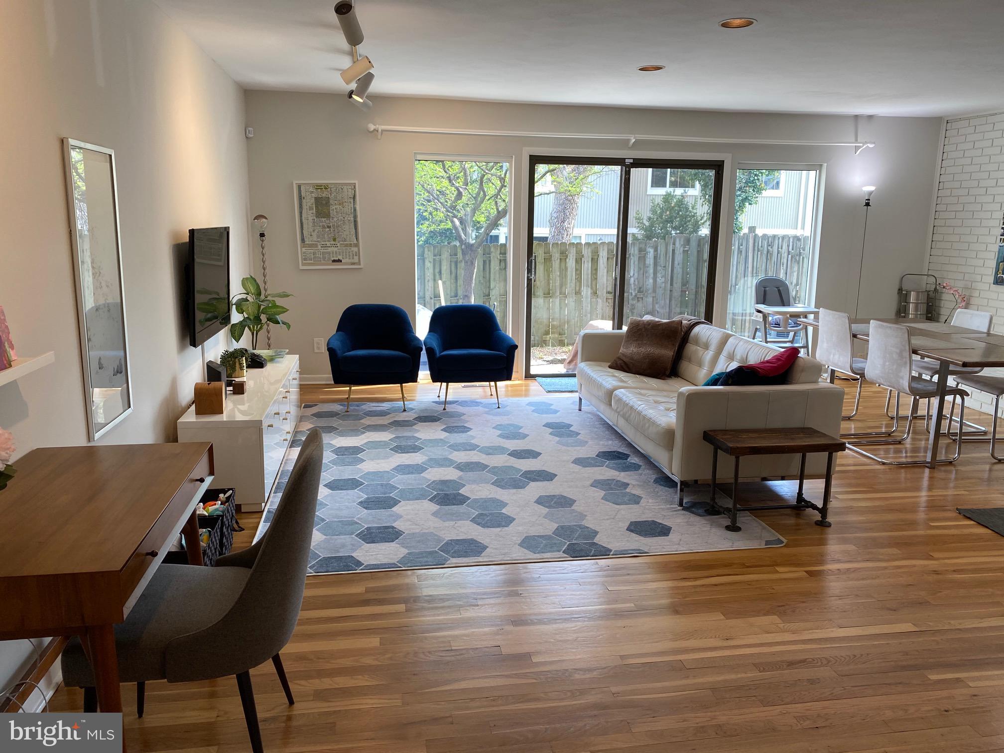 QUEENSTON COMMON - Residential Lease