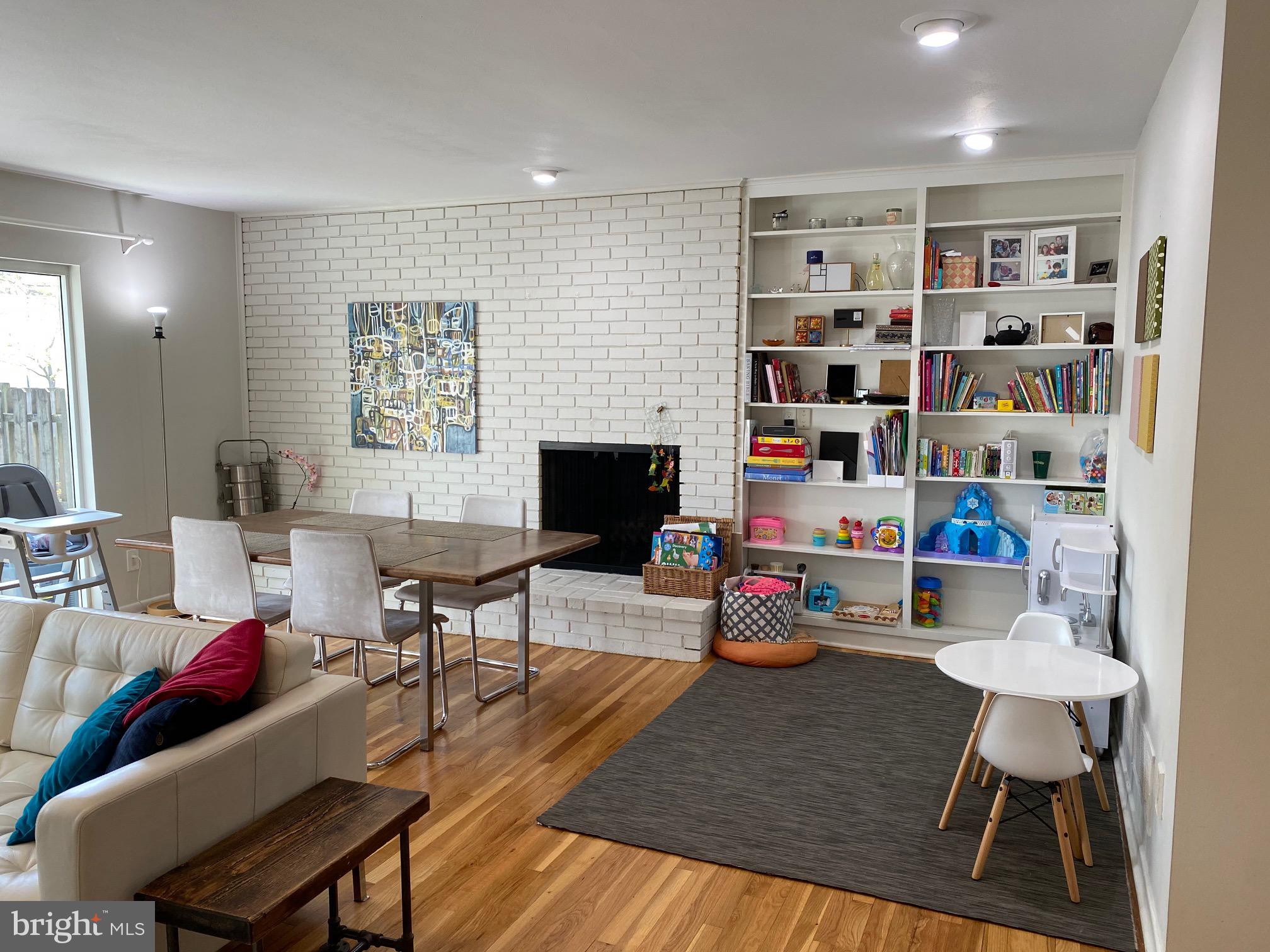 QUEENSTON COMMON - Residential Lease