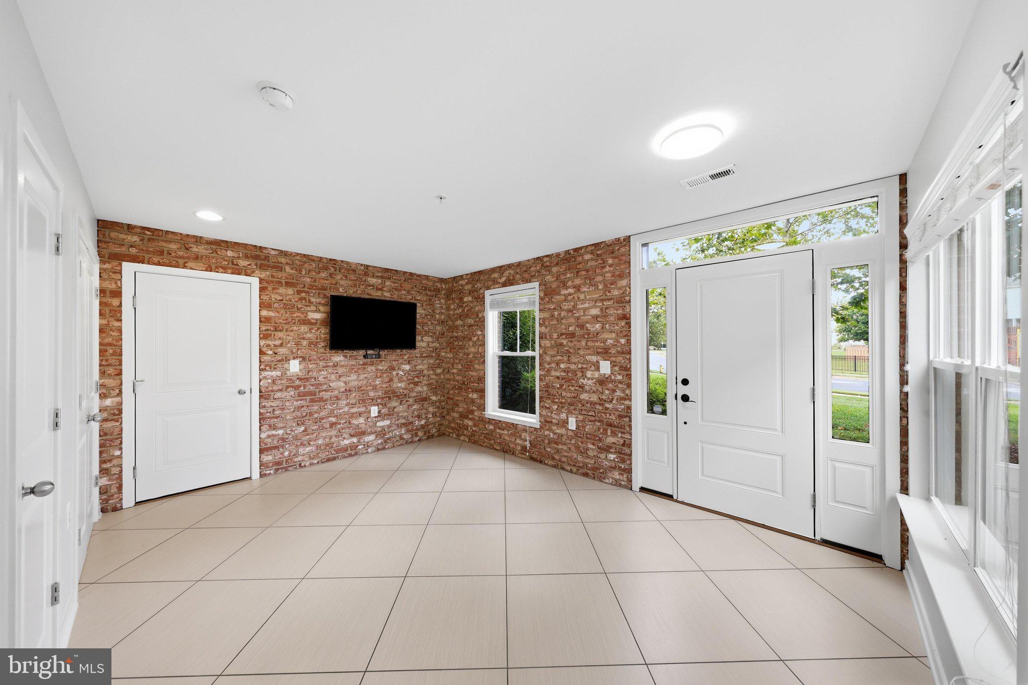 1402 WHEYFIELD DRIVE