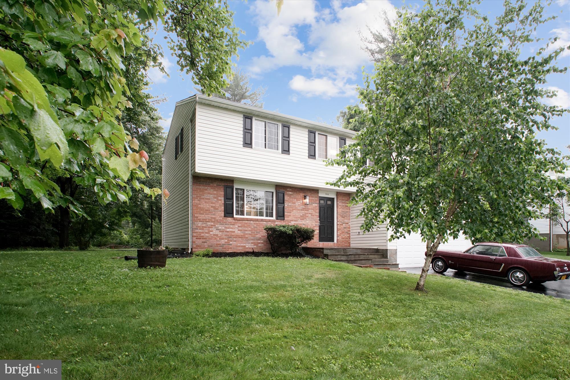 LEXINGTON ESTATES - Residential