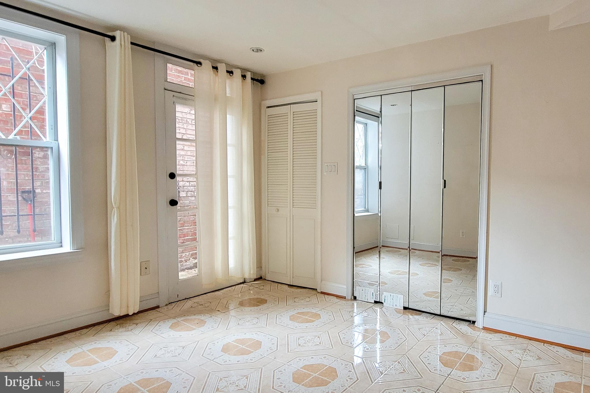 1636 19TH STREET NW DOWNSTAIRS