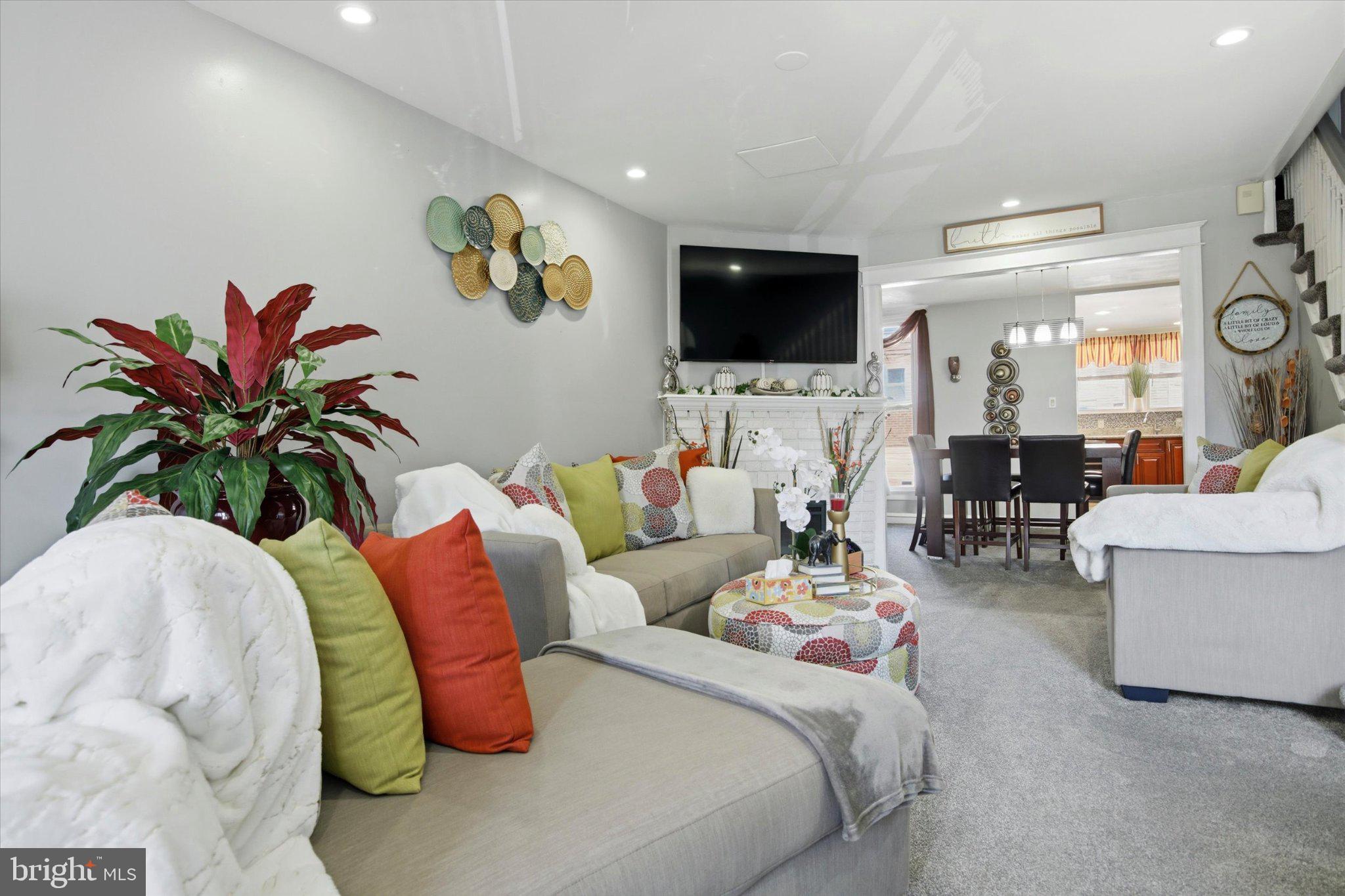 WEST OAK LANE - Residential