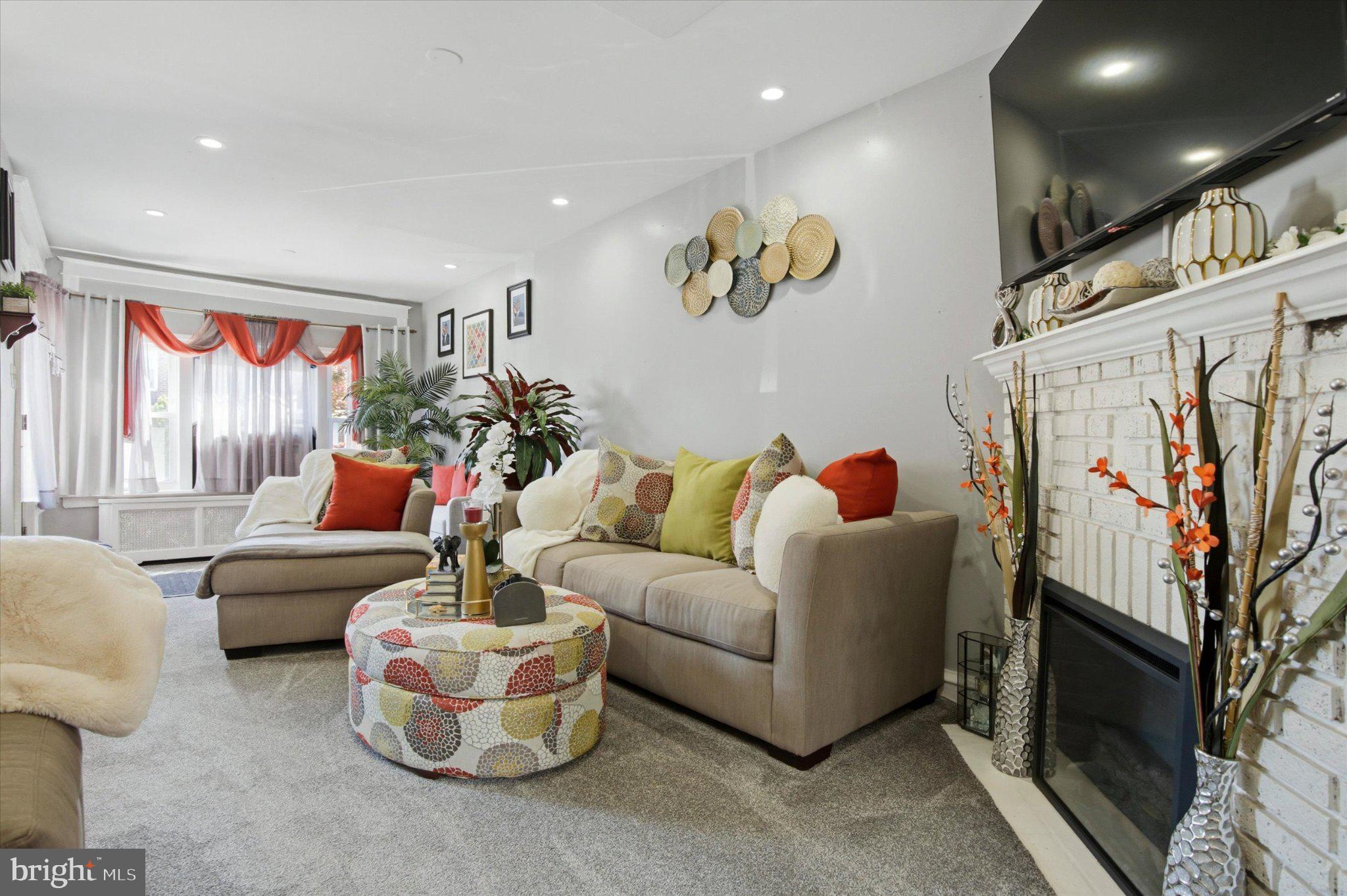 WEST OAK LANE - Residential