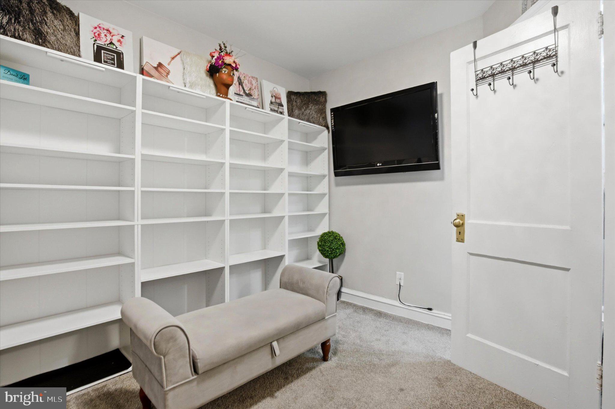 WEST OAK LANE - Residential