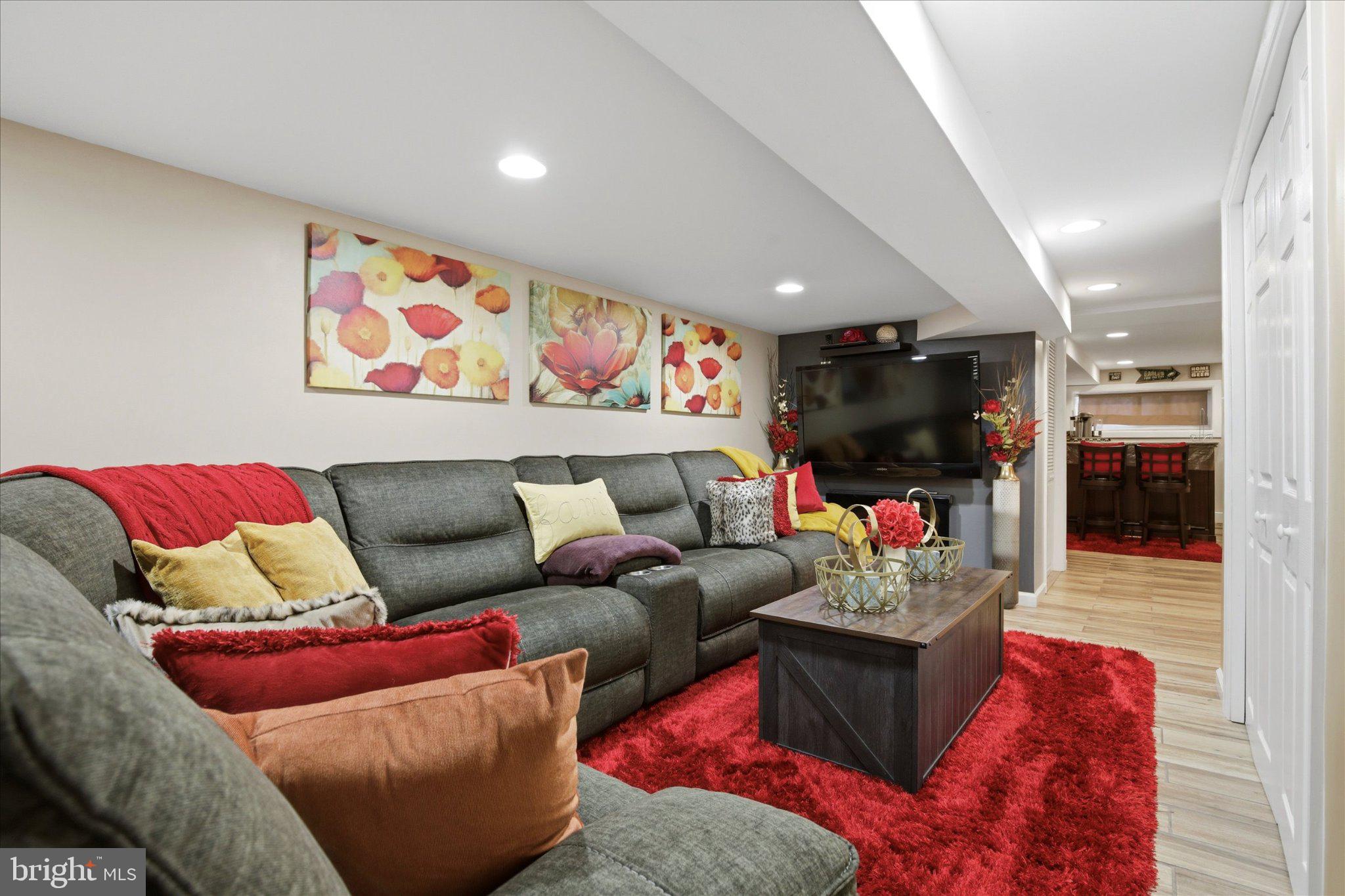 WEST OAK LANE - Residential