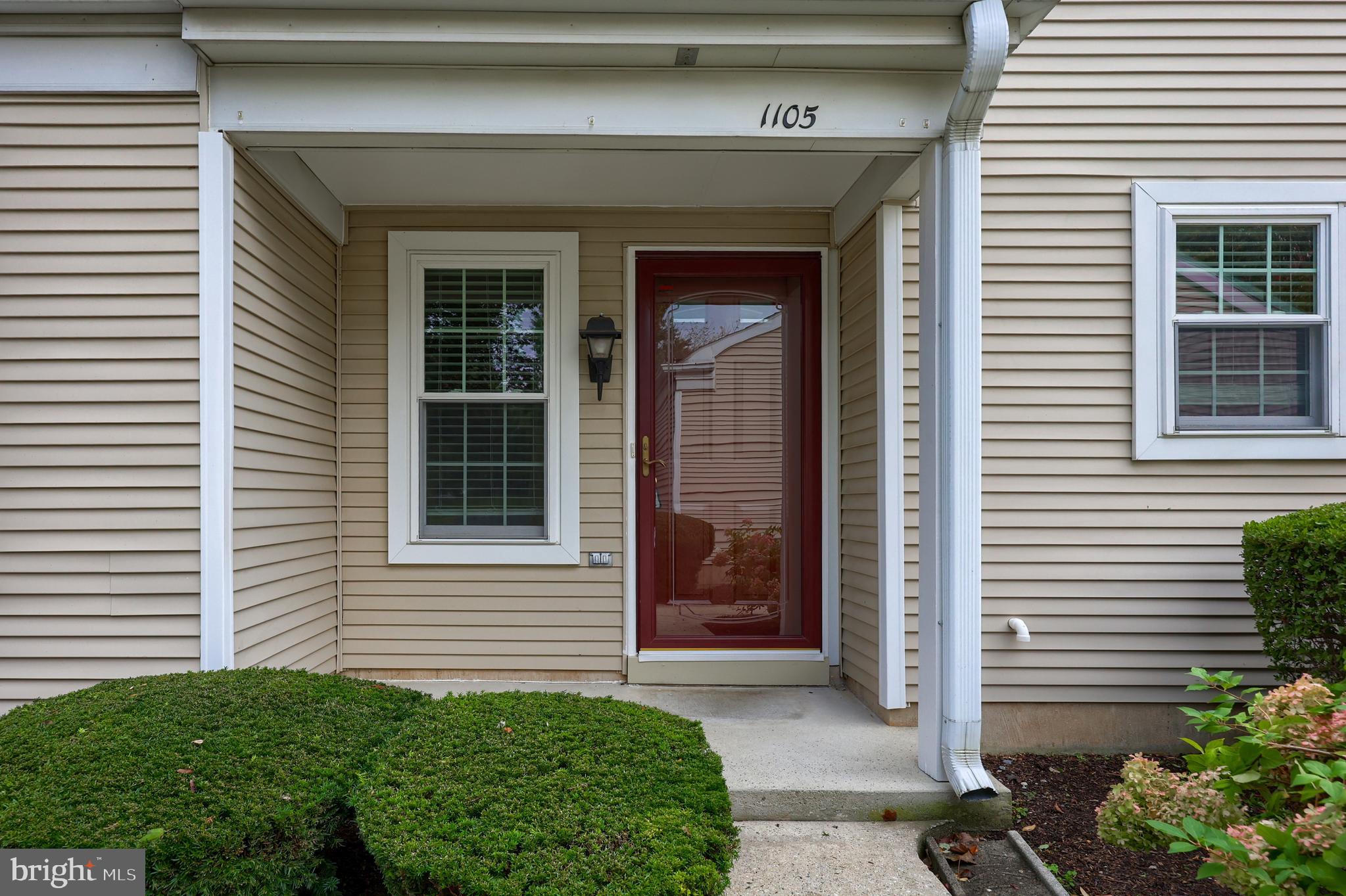 1105 CAMBRIDGE COURT