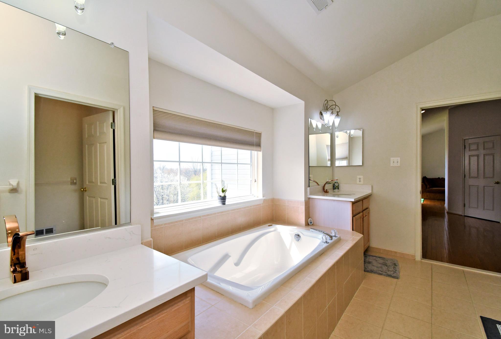 RITTENHOUSE ESTATE - Residential