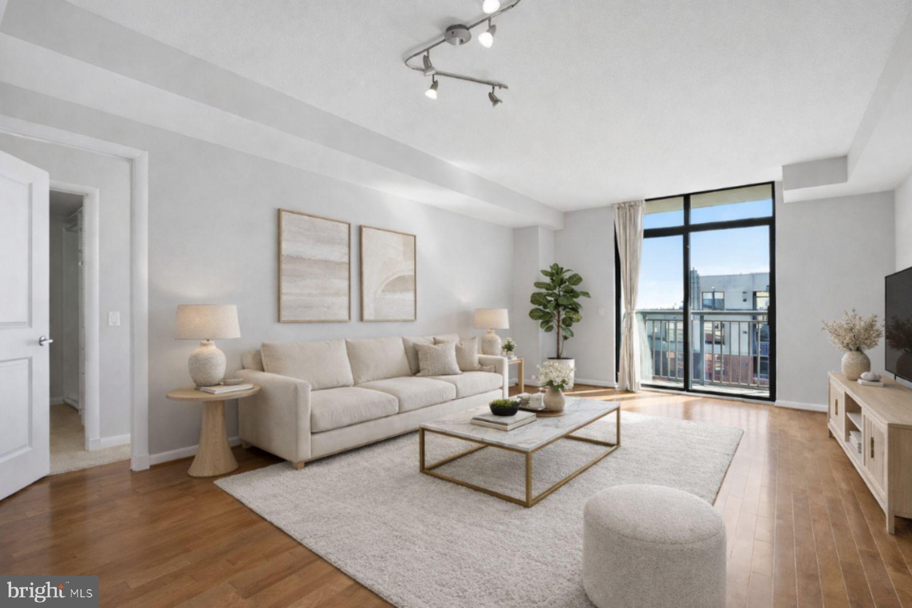 1021 N GARFIELD STREET 812