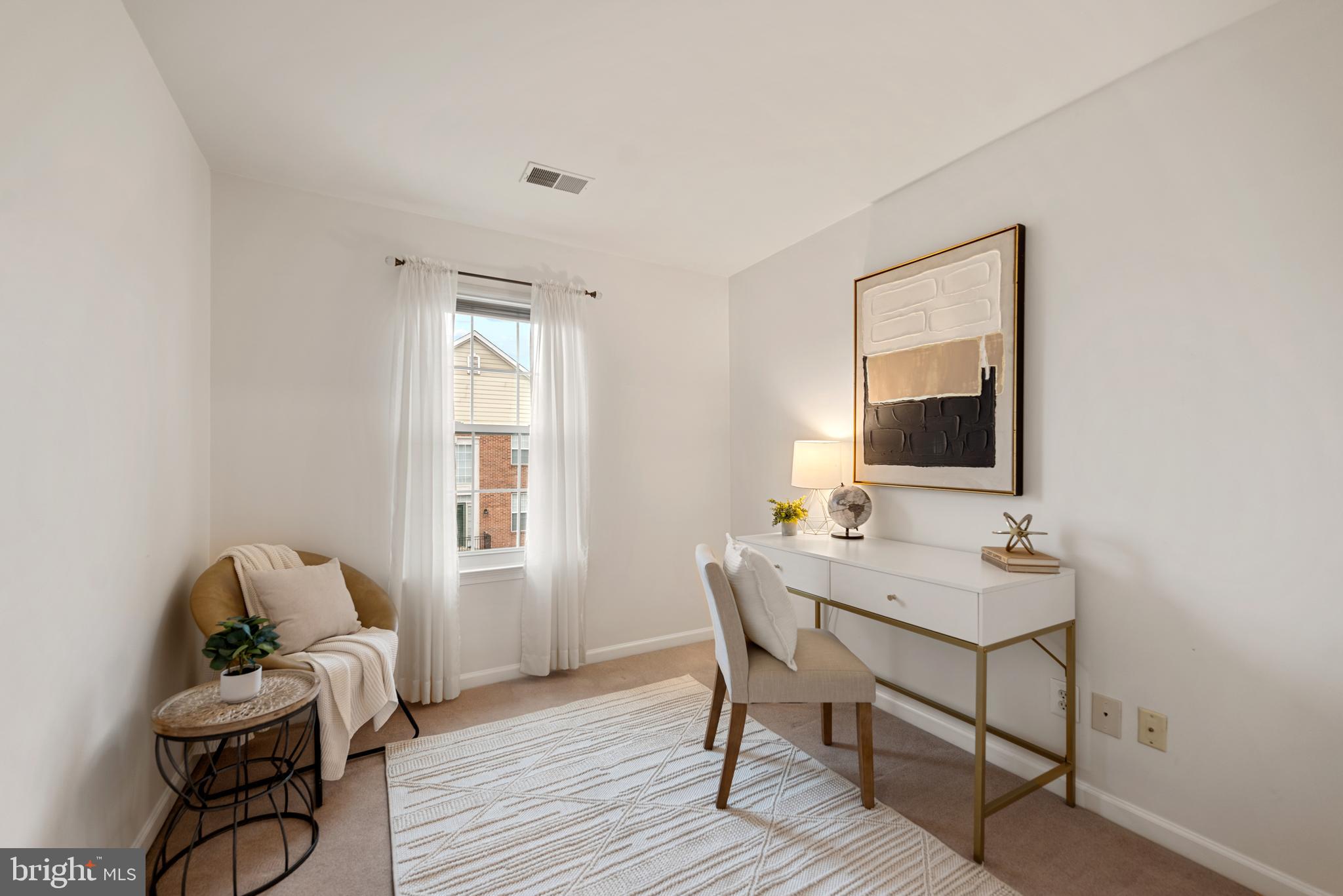 BELMONT CENTER - Residential