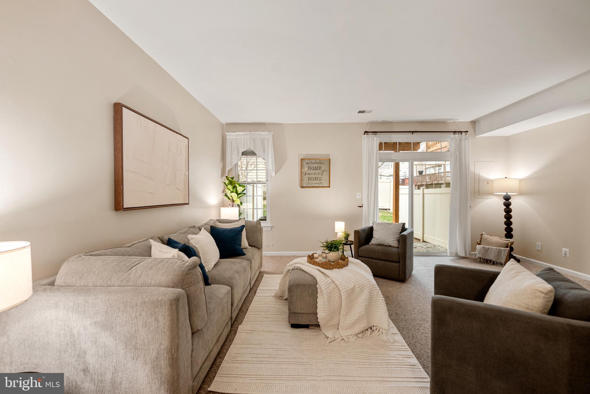 BELMONT CENTER - Residential