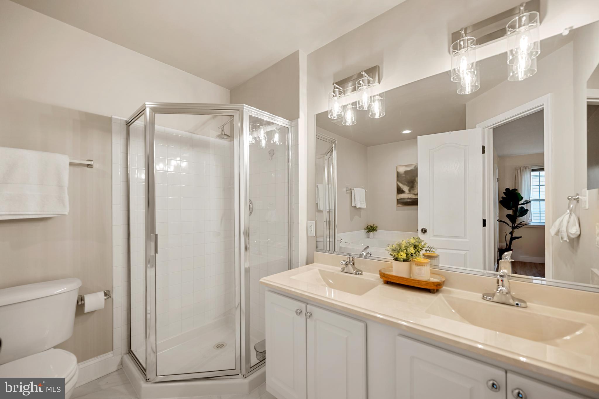 BELMONT CENTER - Residential