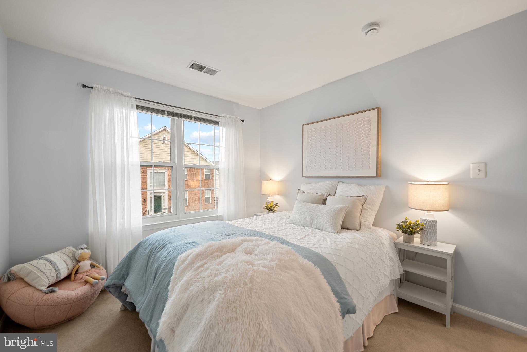 BELMONT CENTER - Residential