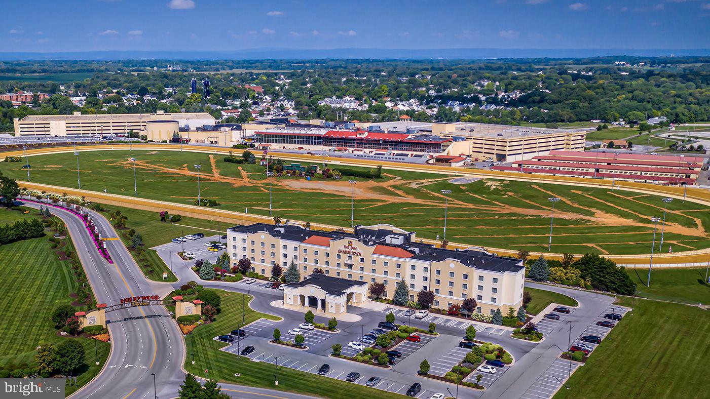 PRESIDENTS POINTE - Residential