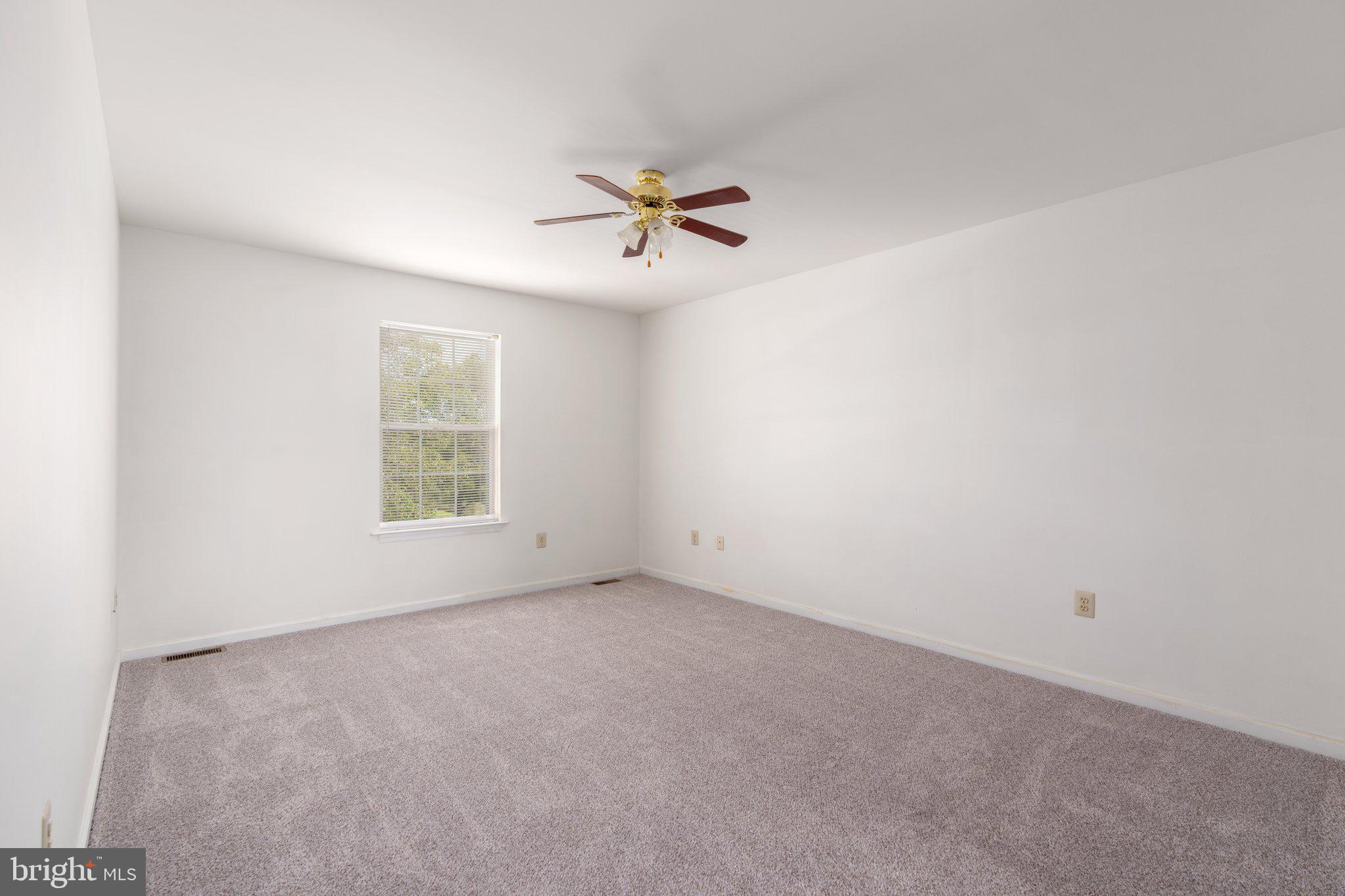 VICTORIA VILLAGE - Residential