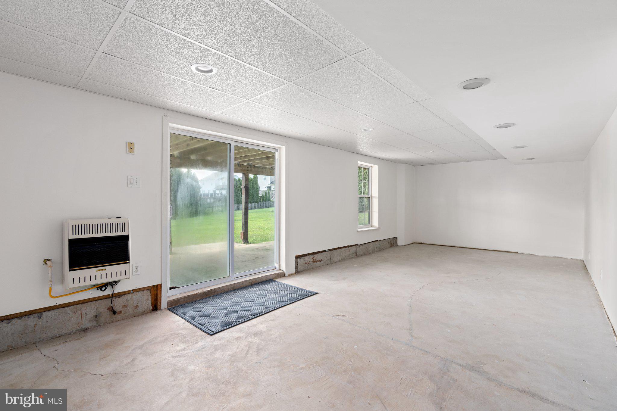 VICTORIA VILLAGE - Residential