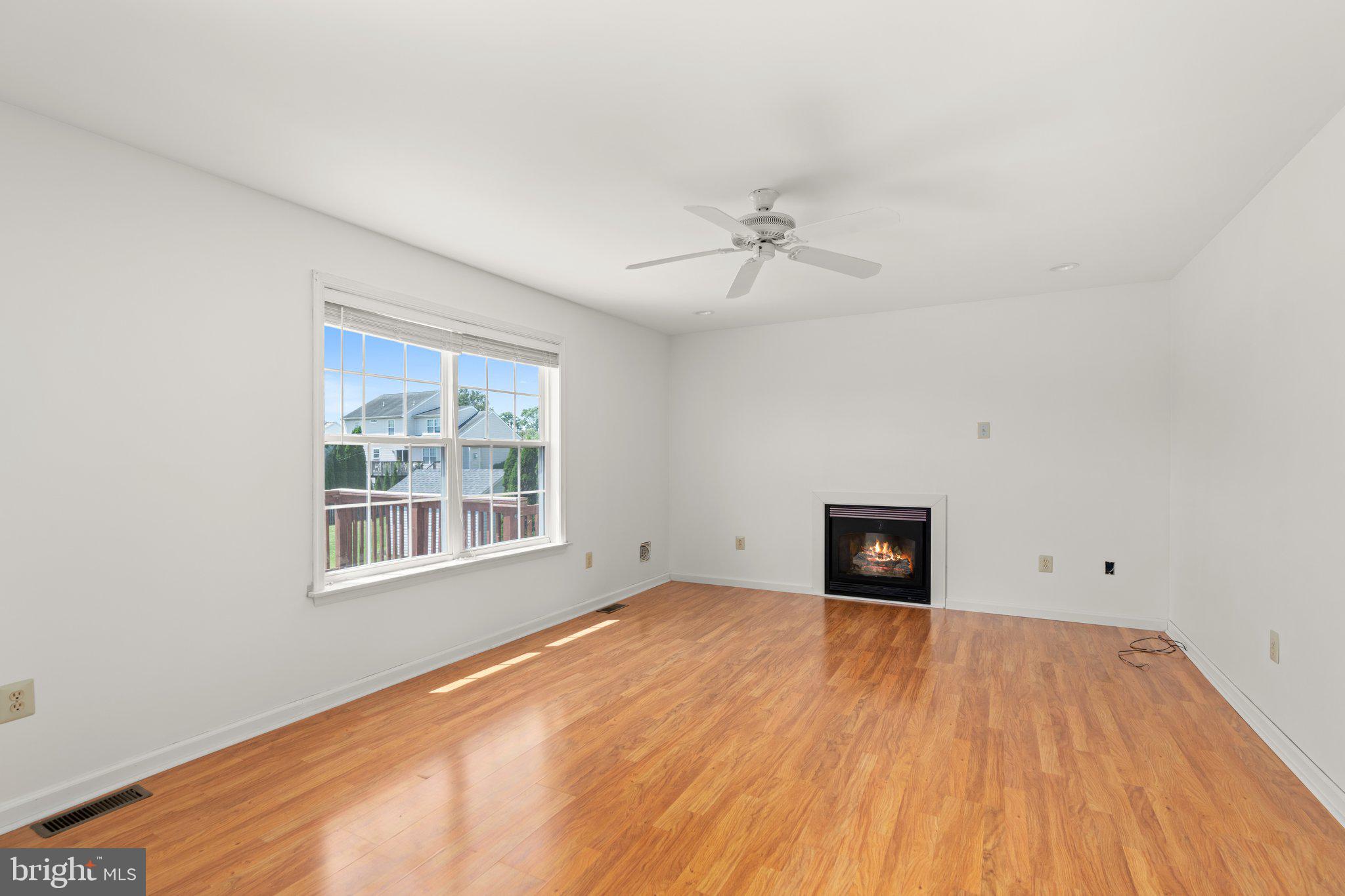 VICTORIA VILLAGE - Residential