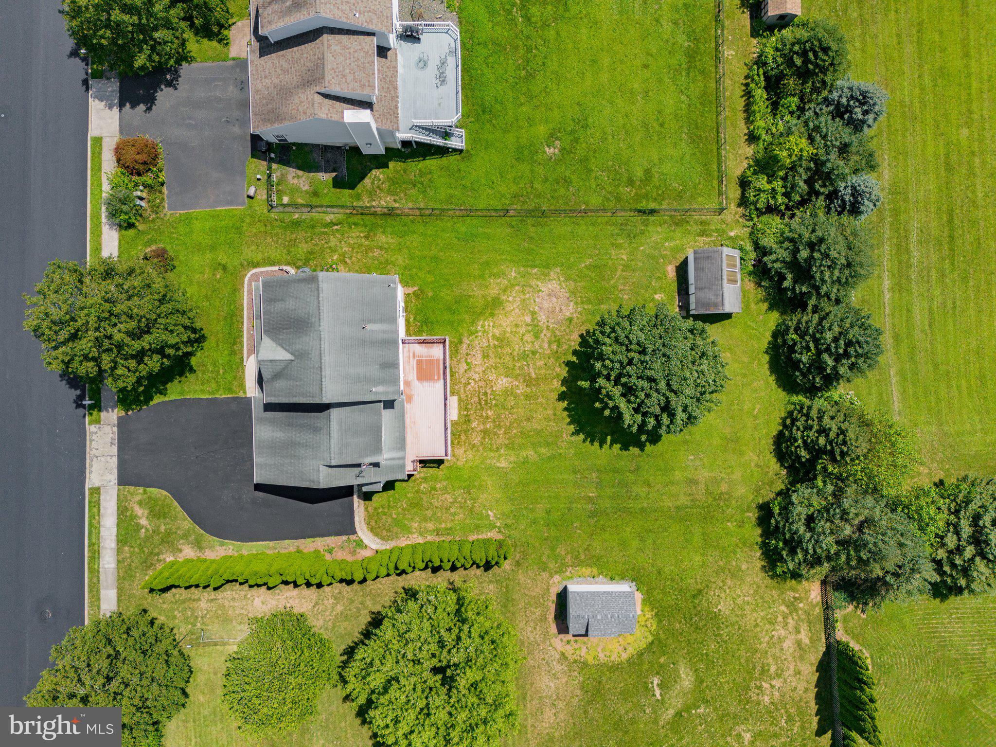 VICTORIA VILLAGE - Residential