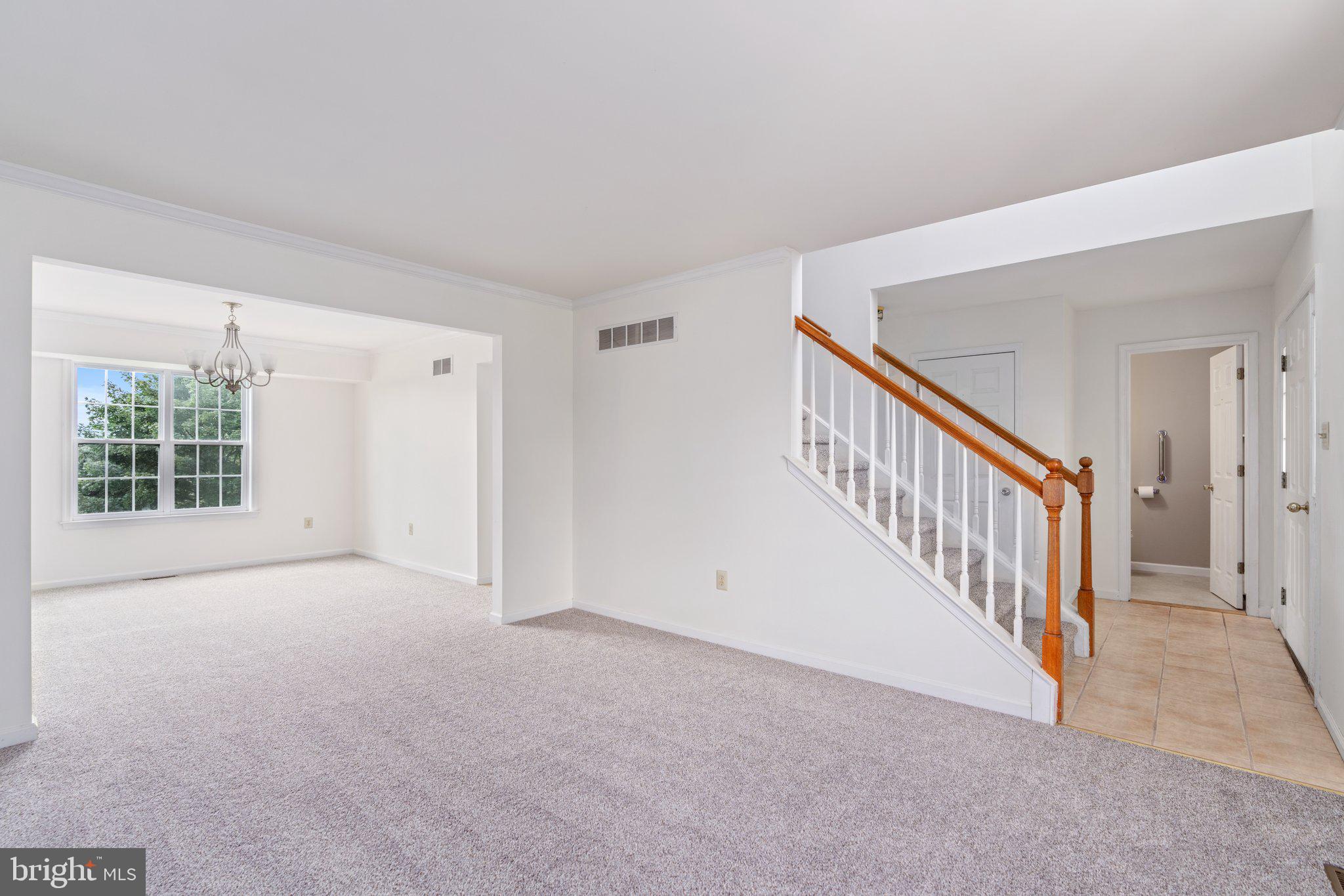 VICTORIA VILLAGE - Residential