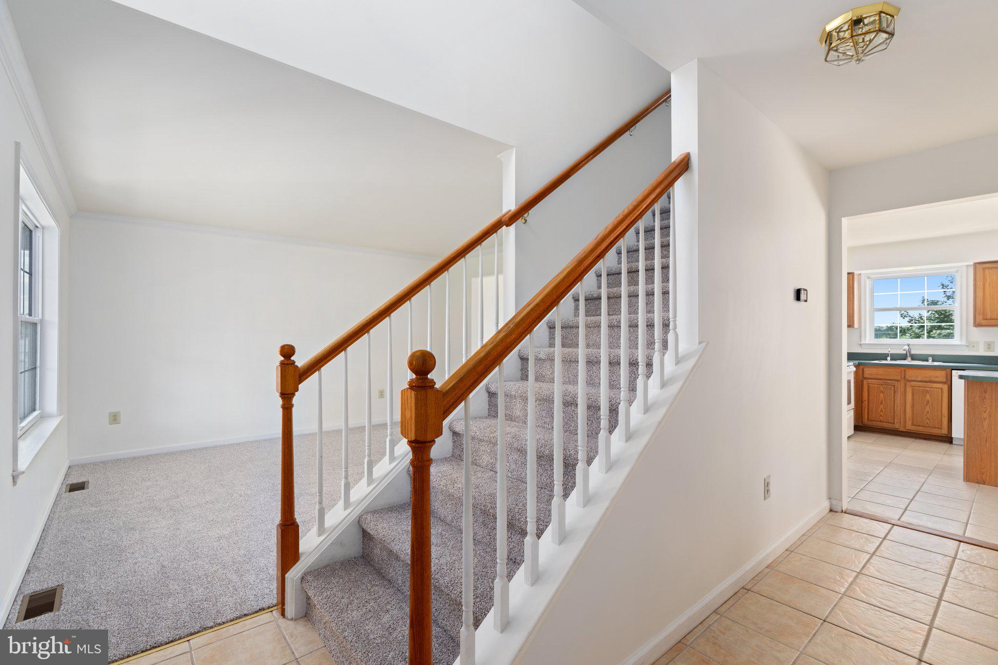 VICTORIA VILLAGE - Residential