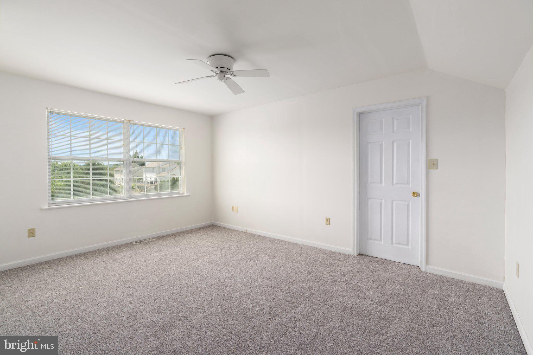 VICTORIA VILLAGE - Residential