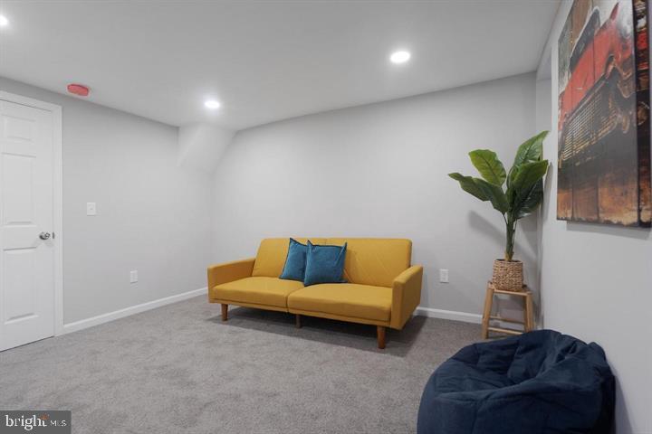 WAVERLY - Residential Lease