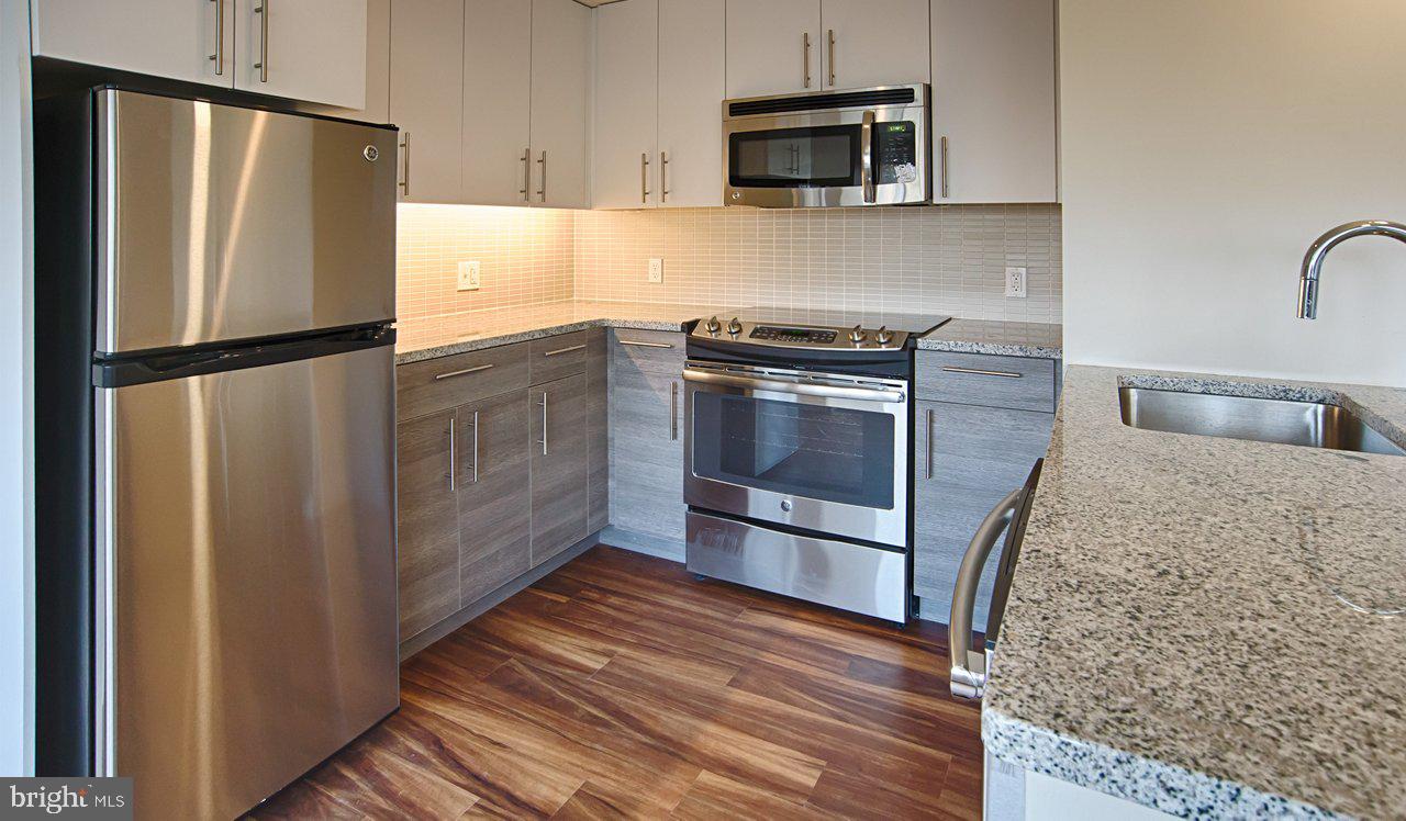 ART MUSEUM AREA - Residential Lease