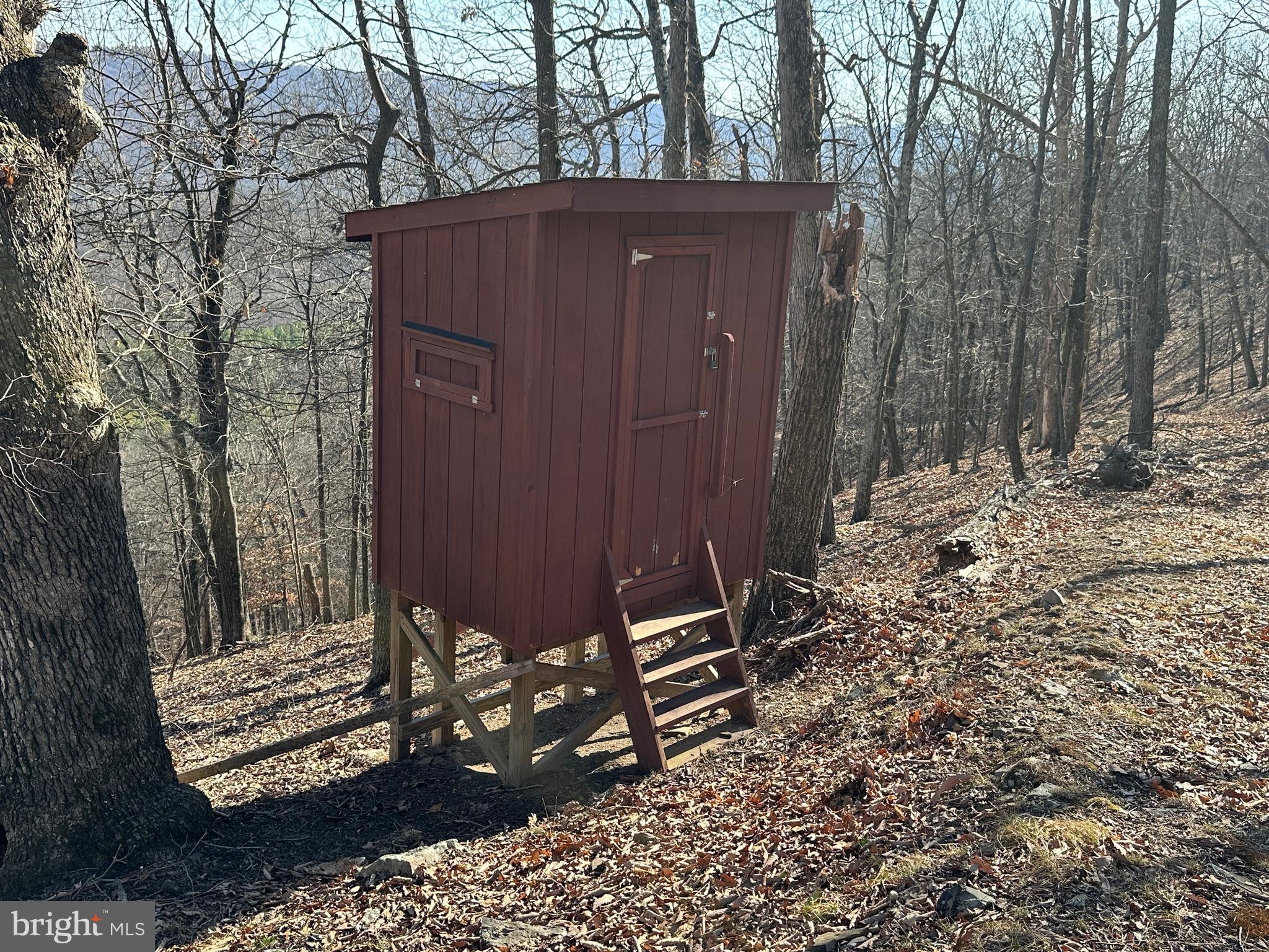 BLUFFS ON THE POTOMAC - Land