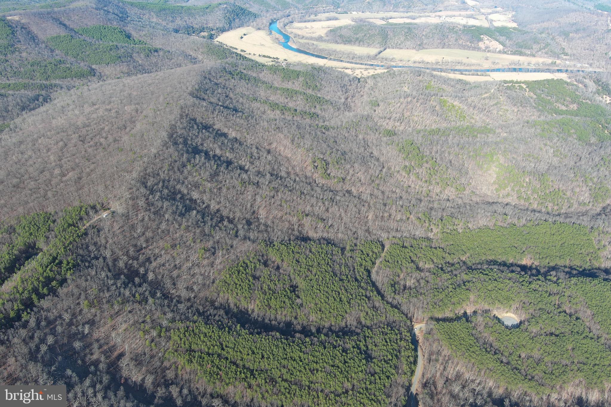 BLUFFS ON THE POTOMAC - Land
