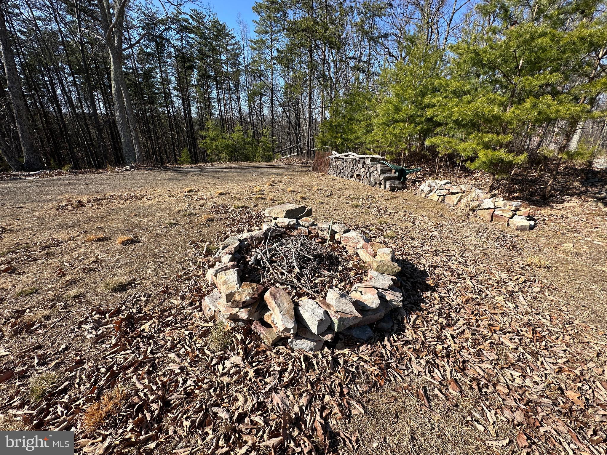 BLUFFS ON THE POTOMAC - Land