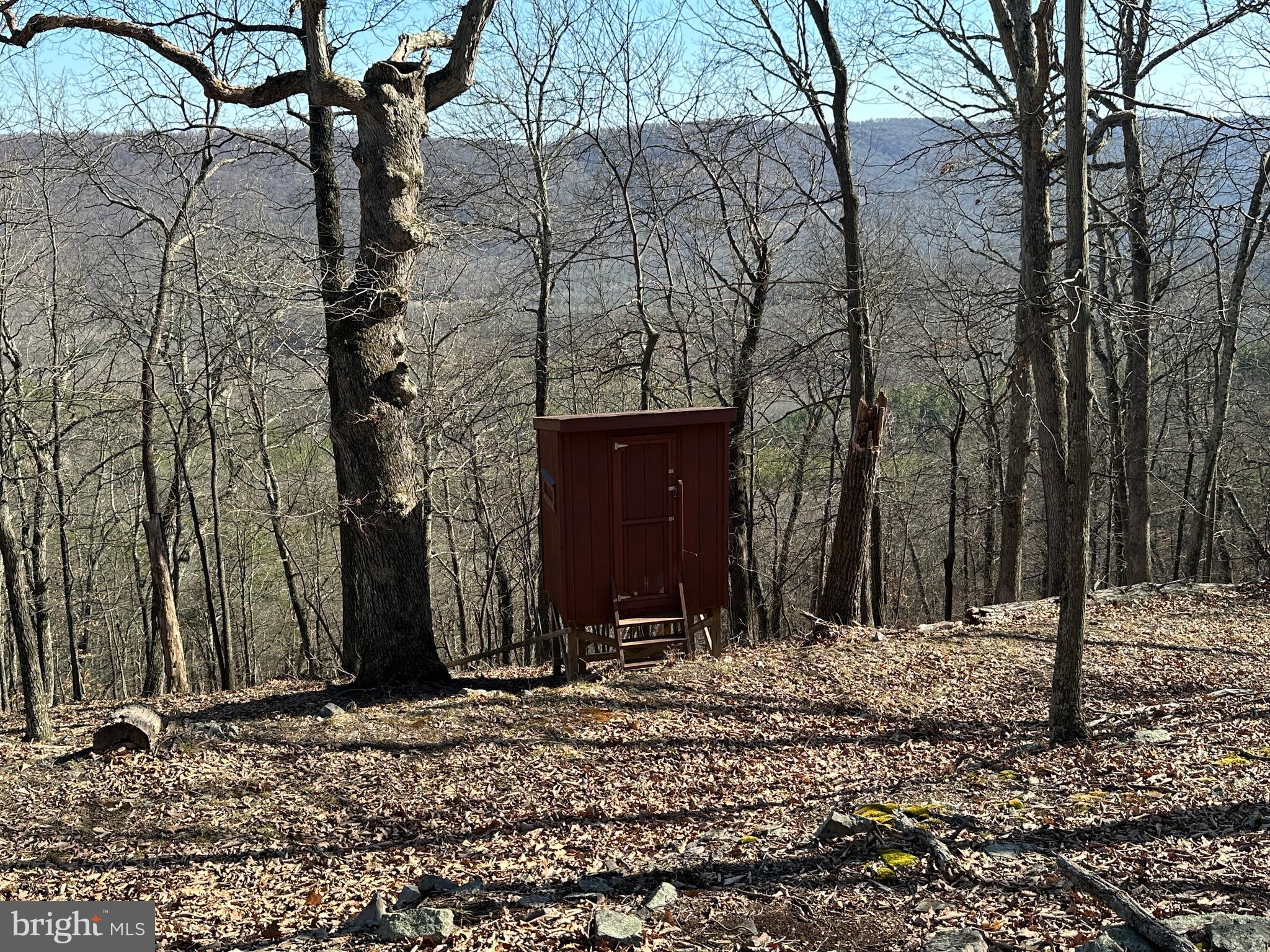 BLUFFS ON THE POTOMAC - Land