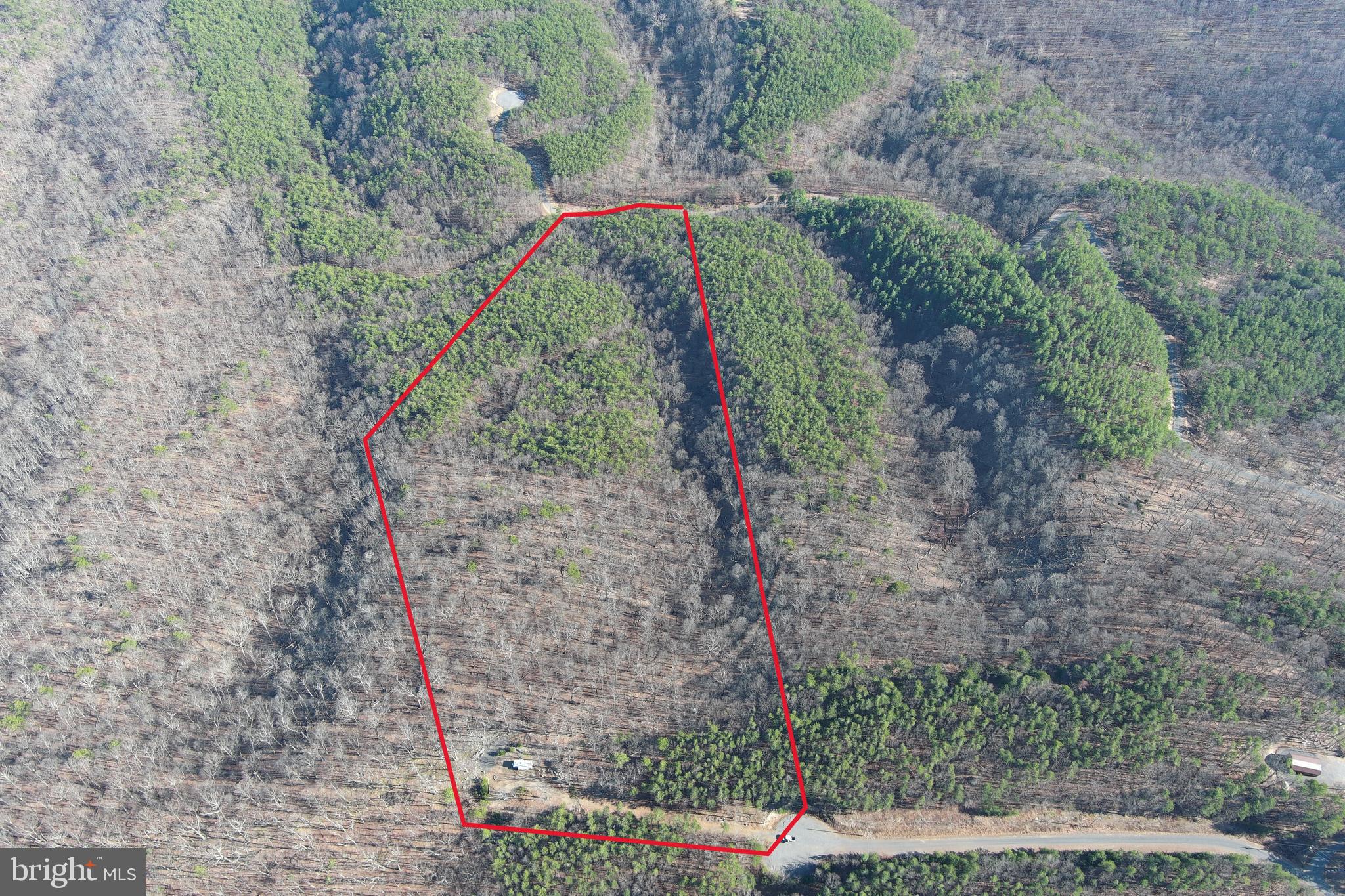 BLUFFS ON THE POTOMAC - Land