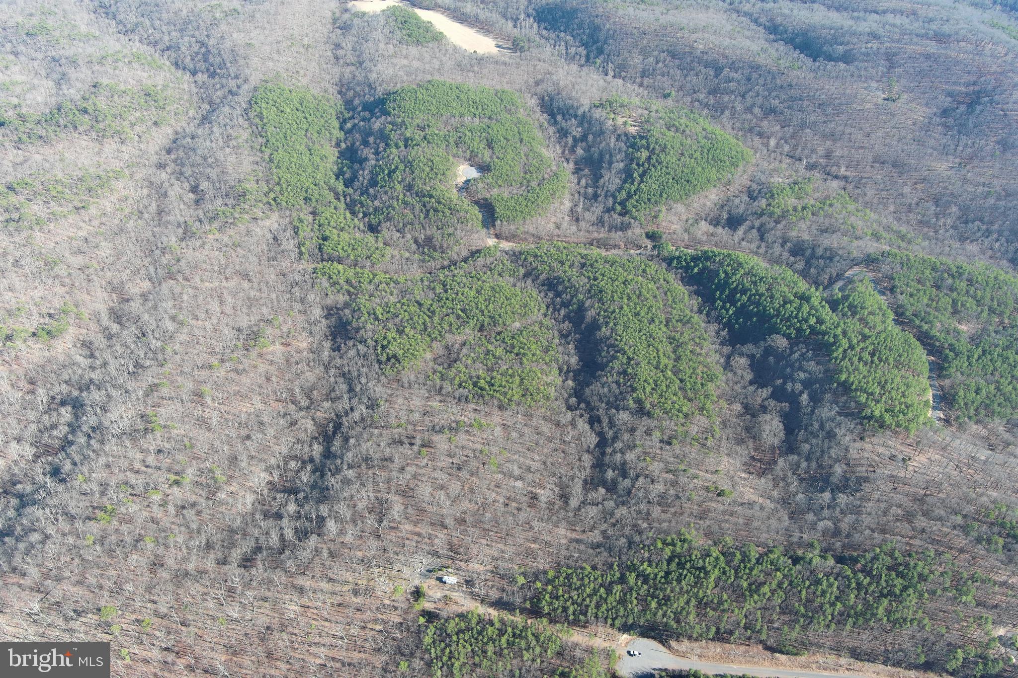 BLUFFS ON THE POTOMAC - Land