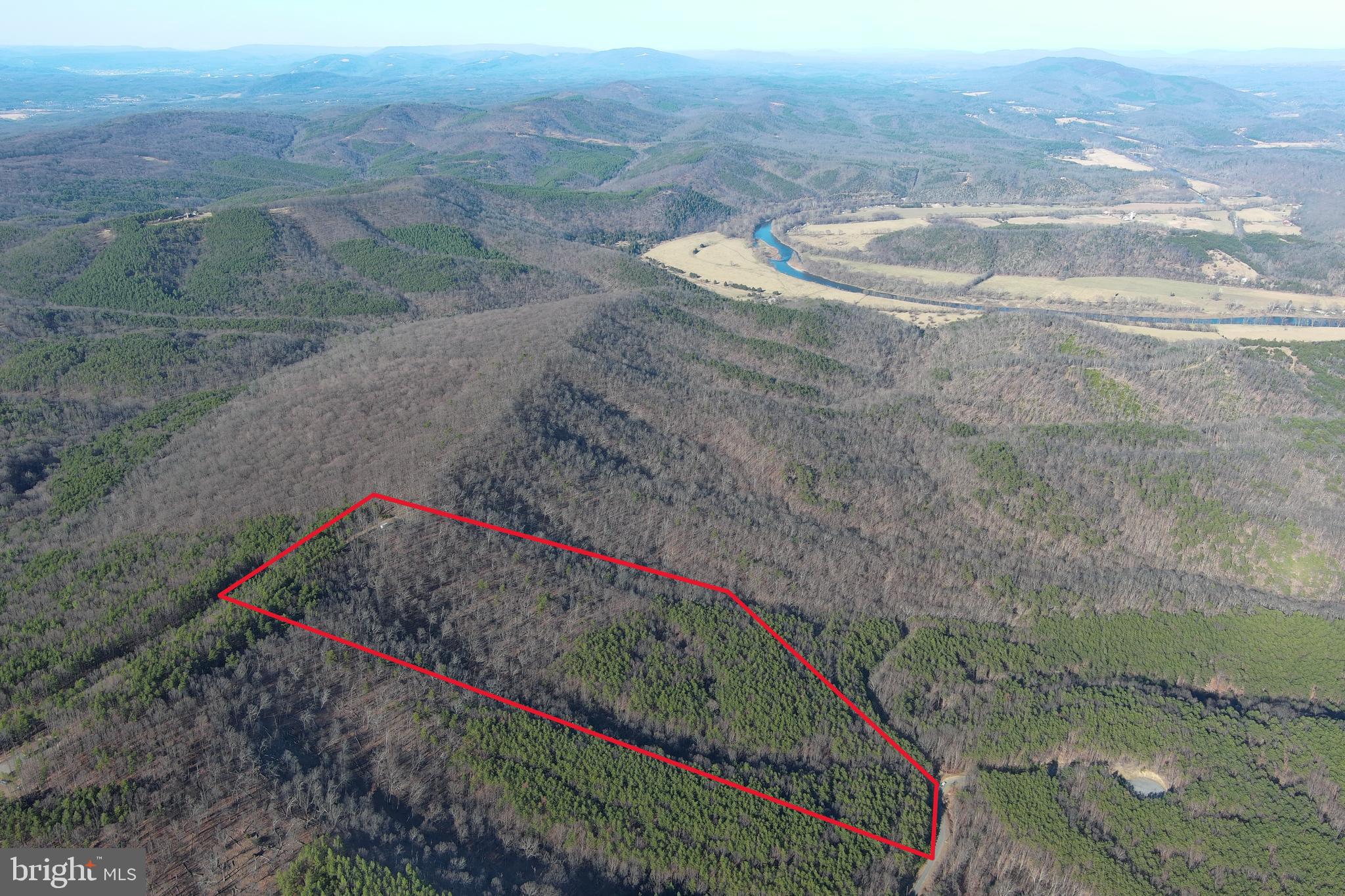 BLUFFS ON THE POTOMAC - Land