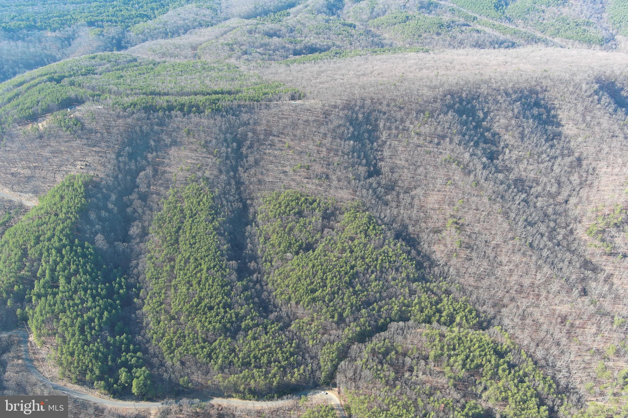 BLUFFS ON THE POTOMAC - Land