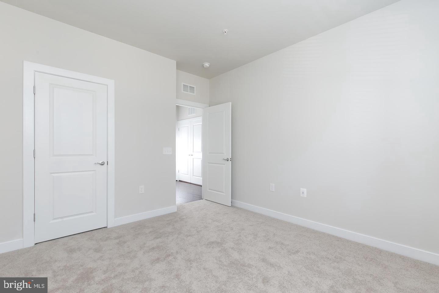 METROPARK AT ARROWBROOK - Residential Lease