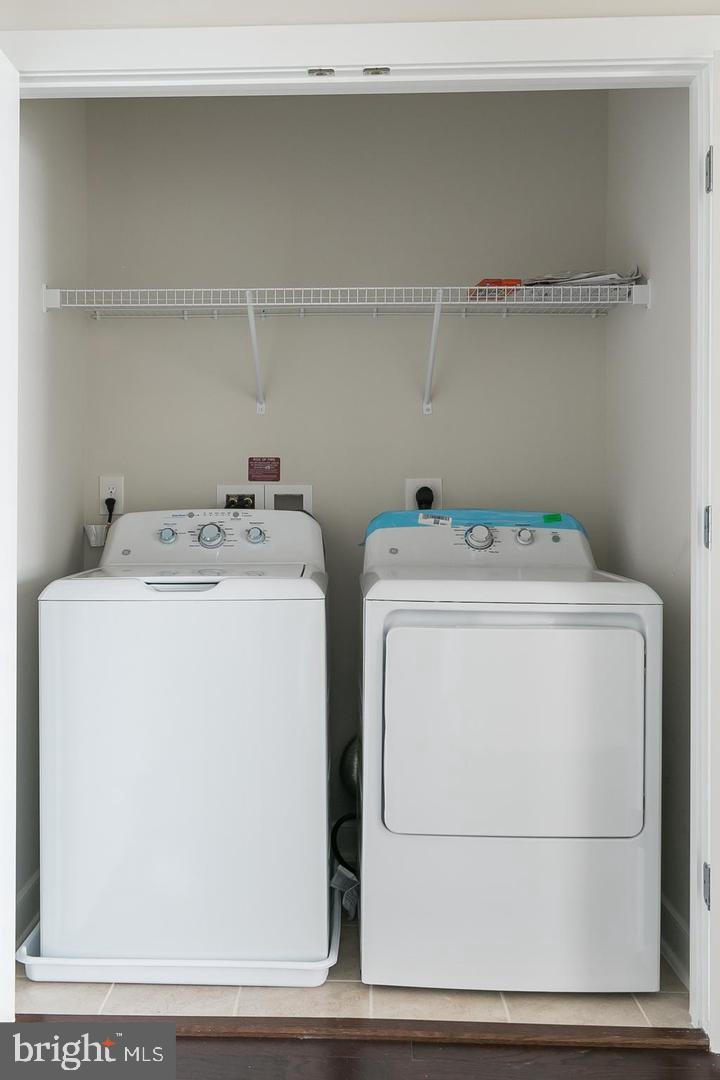 METROPARK AT ARROWBROOK - Residential Lease