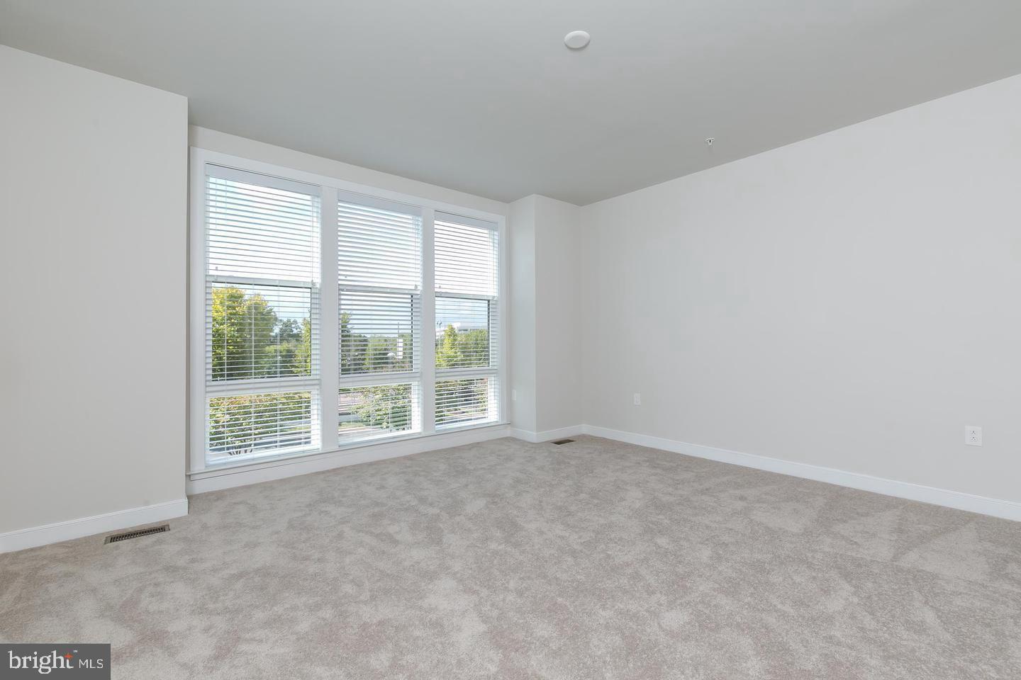 METROPARK AT ARROWBROOK - Residential Lease