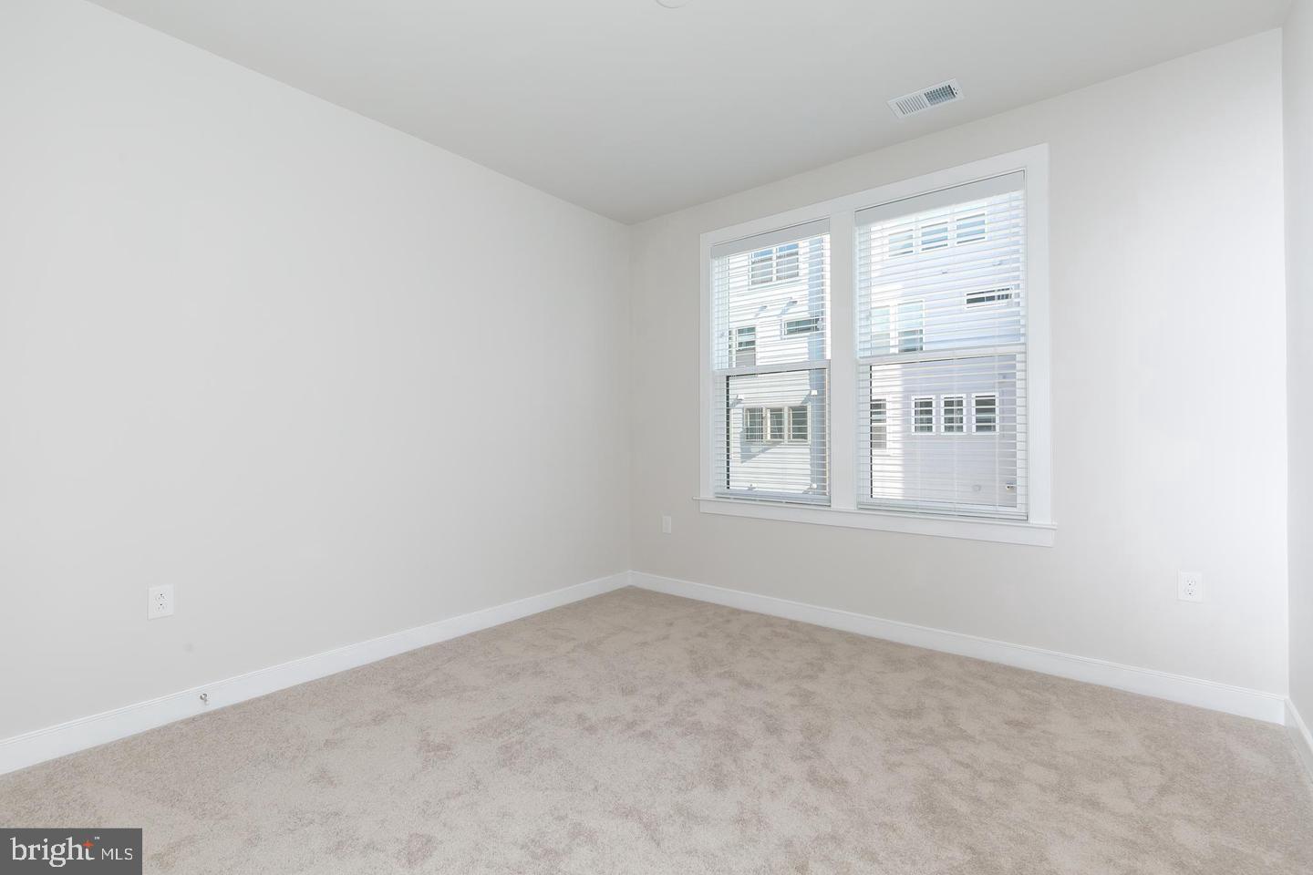 METROPARK AT ARROWBROOK - Residential Lease