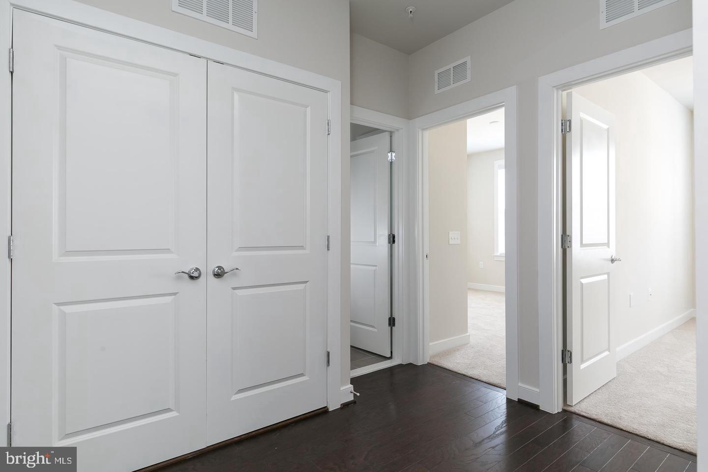 METROPARK AT ARROWBROOK - Residential Lease