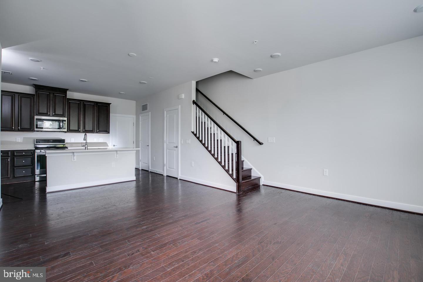 METROPARK AT ARROWBROOK - Residential Lease