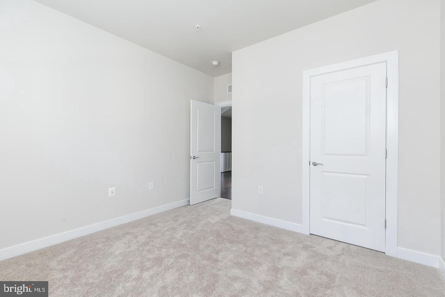 METROPARK AT ARROWBROOK - Residential Lease