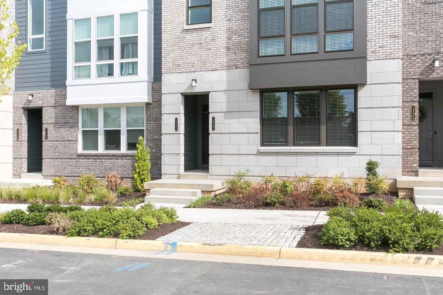 METROPARK AT ARROWBROOK - Residential Lease